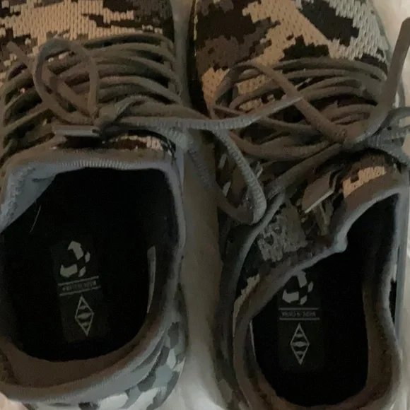 Kids Camouflage Sneakers - Picture 5 of 9